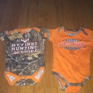 Real tree Camo hunting onesies NWOT